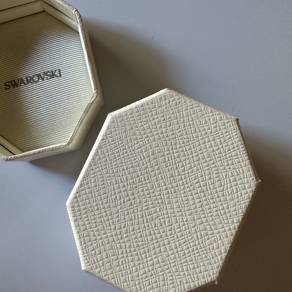 Swan Embossed Swarvoski Jewelry Box.  Beautiful keepsake box. - Picture 3 of 4